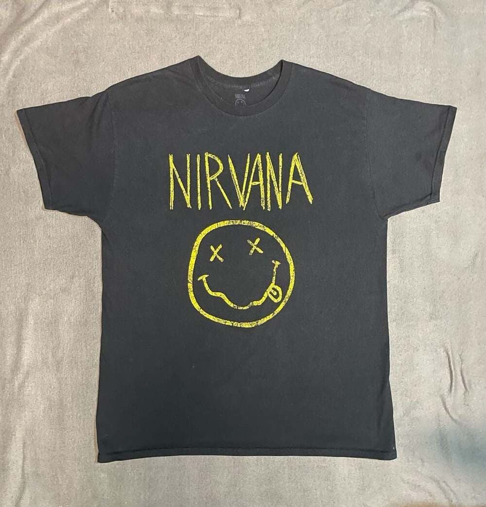 Nirvana Classic Yellow Smiley Face Logo Black Graphic T-Shirt Size L